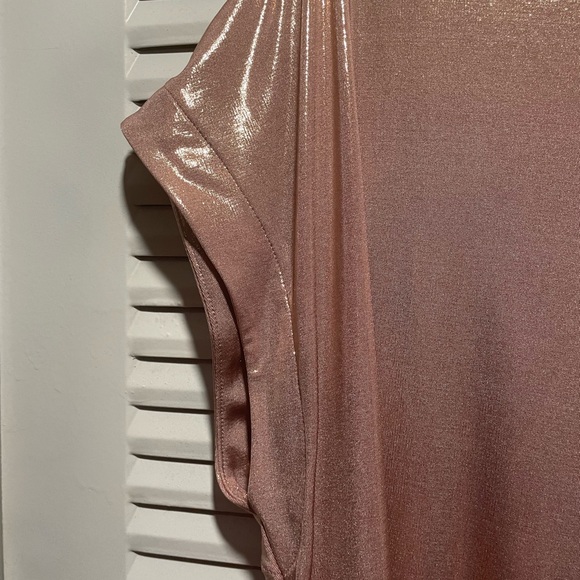 SOFIA VERGARA SHIMMER TEE - Picture 3 of 6